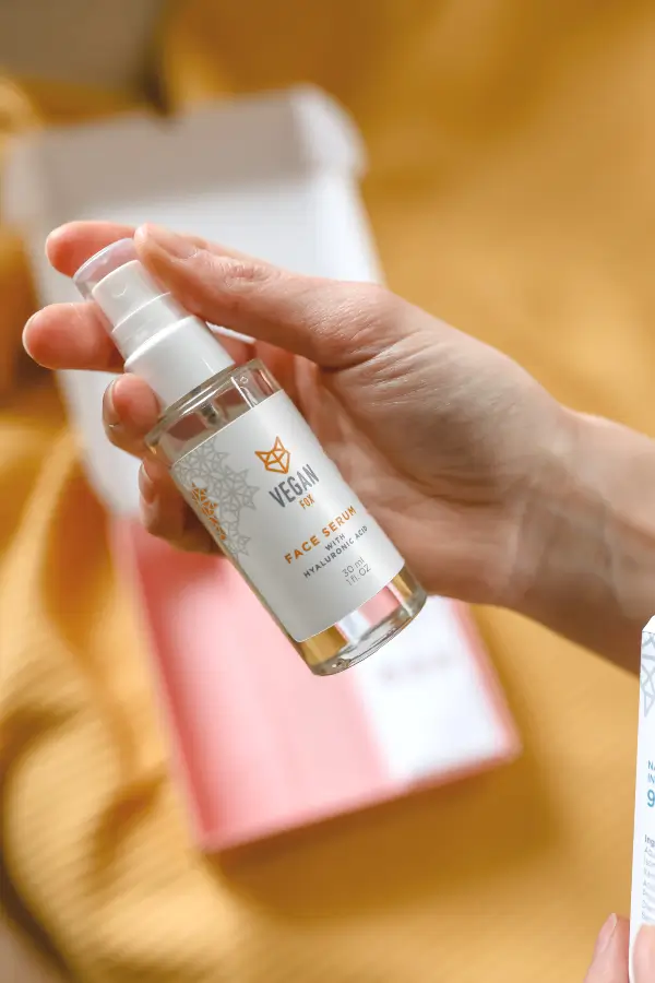 https://www.vfox.lionssolution.com/wp-content/uploads/2021/09/sejas-serums-vegan-fox.webp