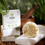 Cietais ķermeņa skrubis ar kivi sēkliņām no Vegan Fox